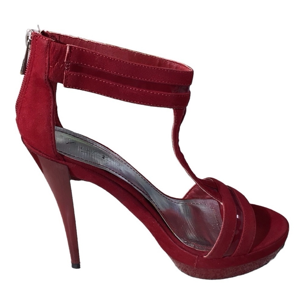 Anne Michelle Platform Heels Red EUC size 7